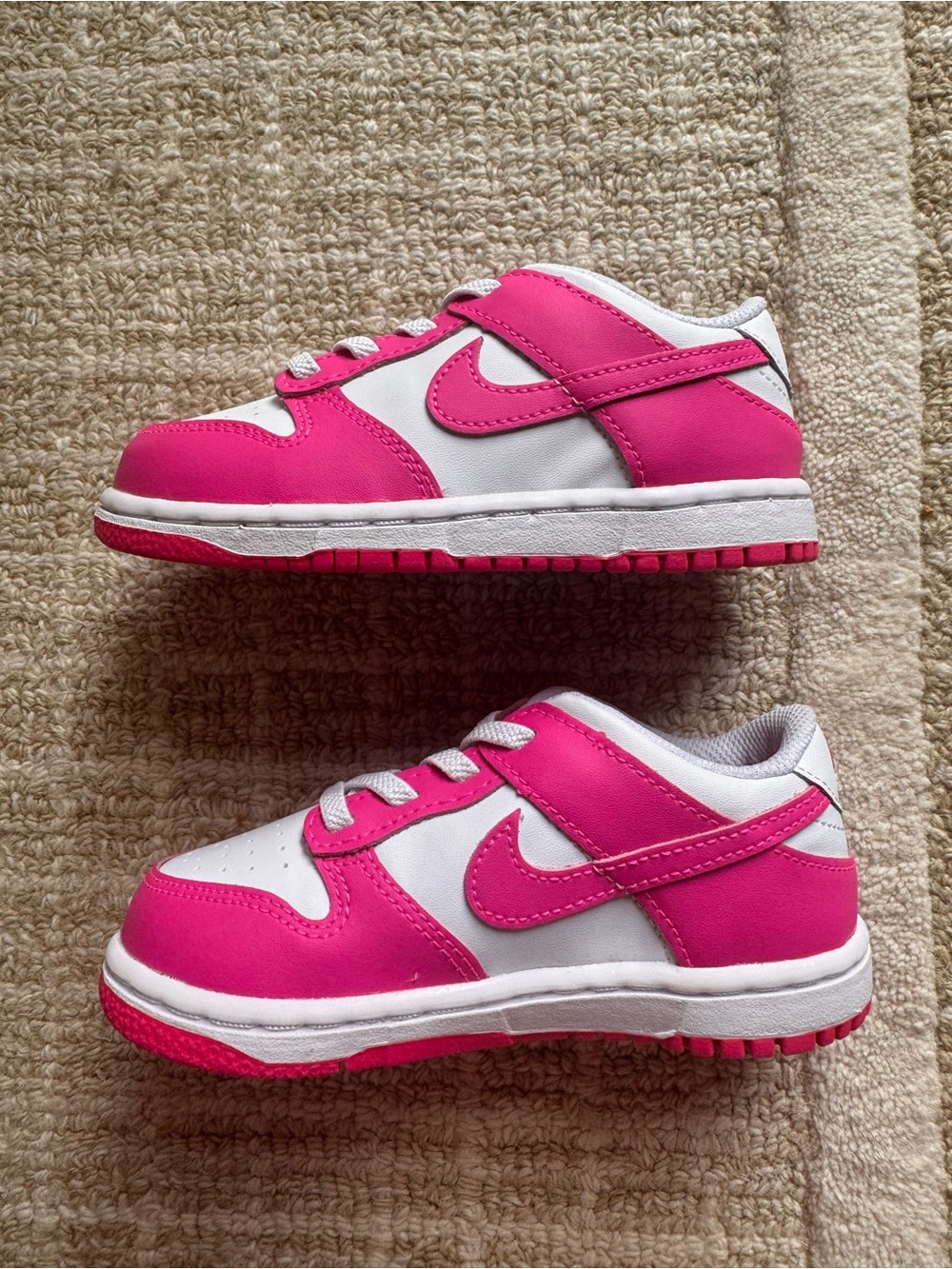 Nike Kids Sneakers in White and Bright Pink